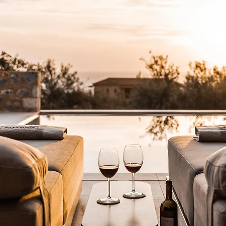 Castor & Pollux * Kotronion (West Mani)