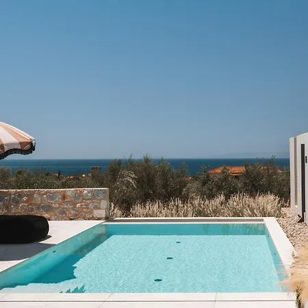 Castor & Pollux Villa *