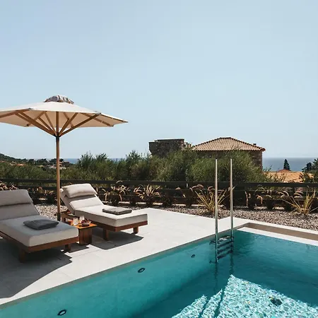 Castor & Pollux Villa *